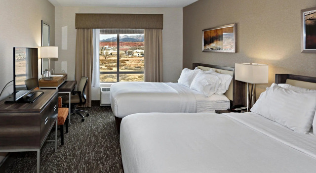 Четырёхместный номер Standard Holiday Inn St. George Convention Center by IHG