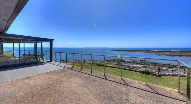 Коттедж с 3 комнатами Stanley View Beach House
