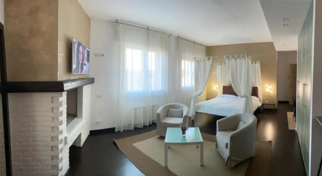 Полулюкс Hotel Angi
