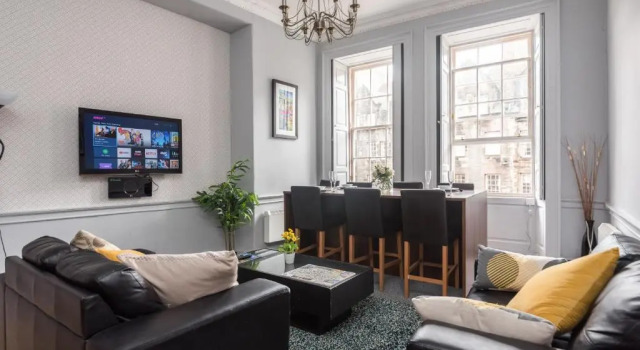 Апартаменты F&O Apartments - VIP Royal Mile 2 bed Apartment - Sleeps 4