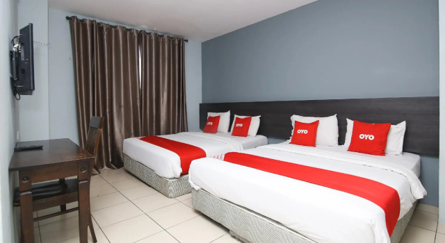 Семейный люкс Superior OYO 90136 Jumbo Inn