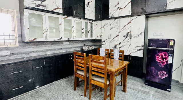 TrueLife Homestays - Signature homes with all modern facilities for large group of families visiting Tirupati Temple - Fast WiFi, Kitchen, Android TV - VIP Road access to Tirumala without traffic - Best for guests driving from Bengaluru, Chennai, Airport