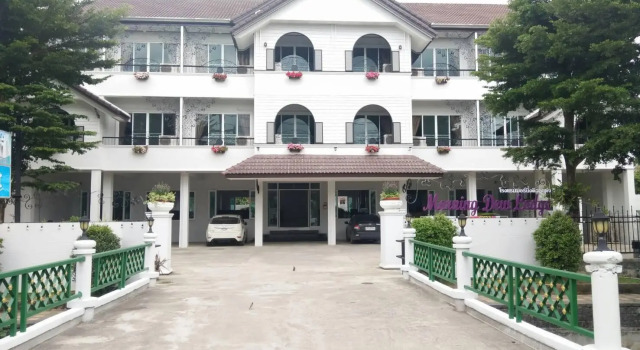 Кровать в общем номере Morning Dew Lodge (SHA Certified)
