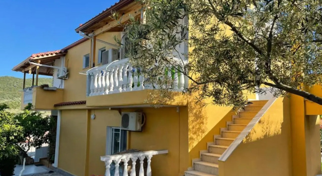 Студия с балконом и с красивым видом из окна Golden Villa Ksamil
