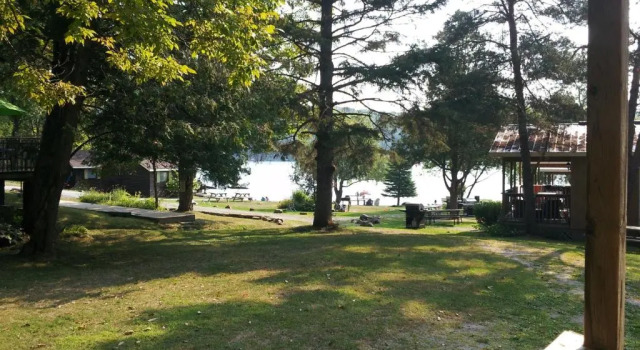 Студия с видом на озеро Ogopogo Resort