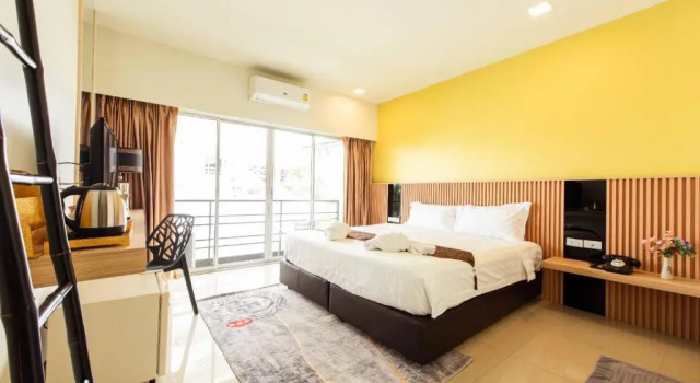 Двухместный номер Deluxe с балконом The Golden Ville Boutique Hotel and Spa