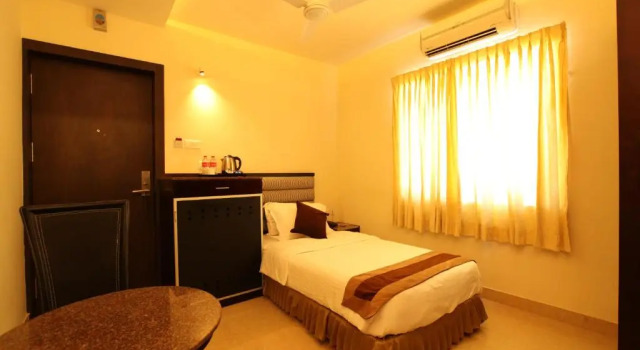 Студия с красивым видом из окна Hotel Southern Residency- near to SIPCOT