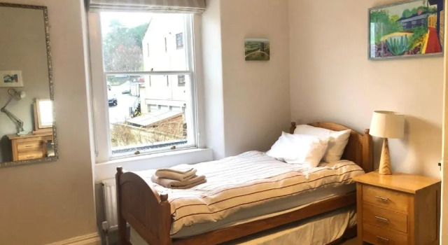 Коттедж Lauras Townhouse Apartments Thomas Street Townhouse