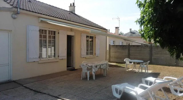 Maison La Barre-de-Monts, 3 pièces, 4 personnes - FR-1-473-23, Забронировать Отель Отели Ла-Бар-де-Мон с парковкой, Парковка