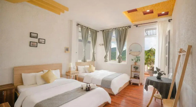 Четырёхместный номер Standard с видом на горы D House Dalat