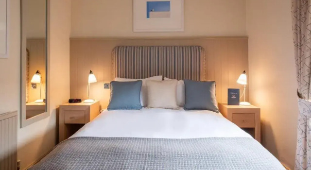 Двухместный номер Standard Crown Hotel