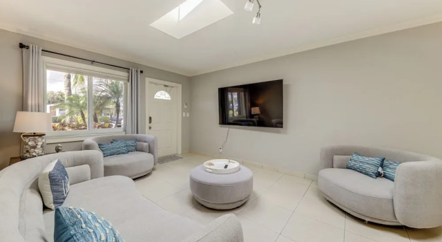 1 Block to Beach! Pompano Apt w/ Pool Access, Забронировать Апартаменты/квартира Апартаменты штата Флориды, Апартаменты/квартира