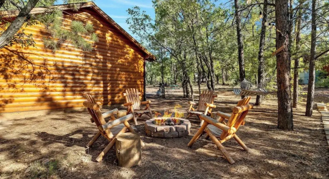 Коттедж Large Yard w/ Fire Pit: Show Low Cabin