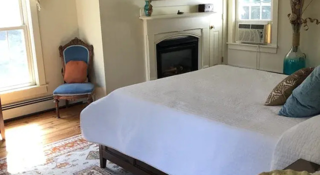 Двухместный номер Standard с видом на озеро Aiken Manor B&B