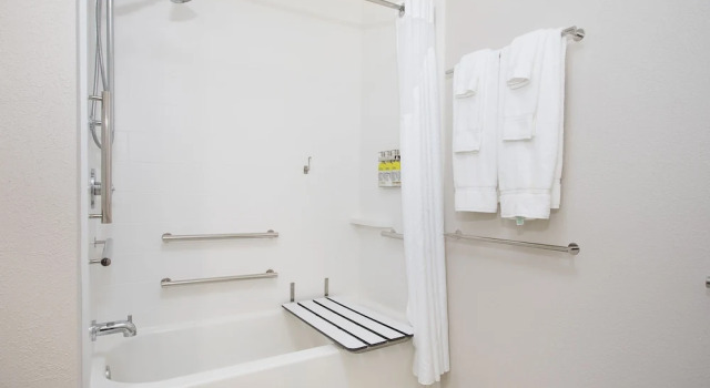 Двухместный люкс Deluxe Holiday Inn Express & Suites - Lexington W - Versailles by IHG