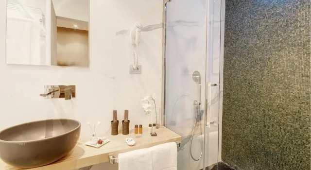 Номер Standard Sun Suite Luxury Pantheon