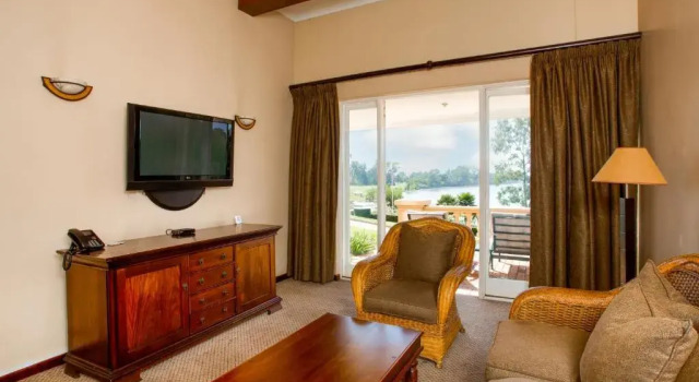 Номер Deluxe Riviera on Vaal Resort