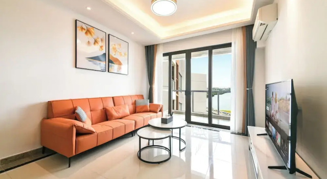Номер Standard с 2 комнатами с балконом и с видом на море R&F Princess Cove Seine Region by Lions Bay