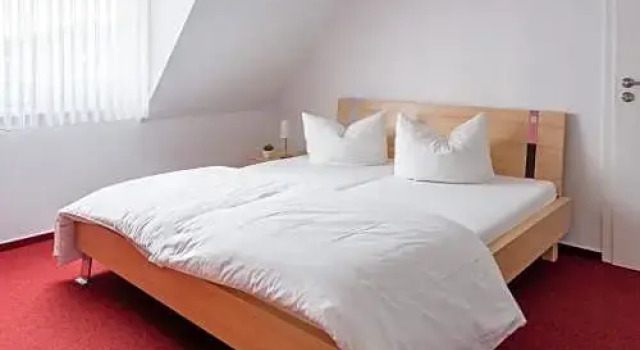 Hotel Werner, Book Hotel Friedensdorf Tyskland