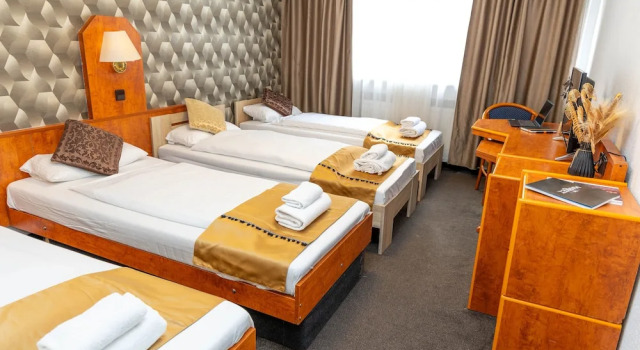 Четырёхместный номер Standard Hotel Rossija
