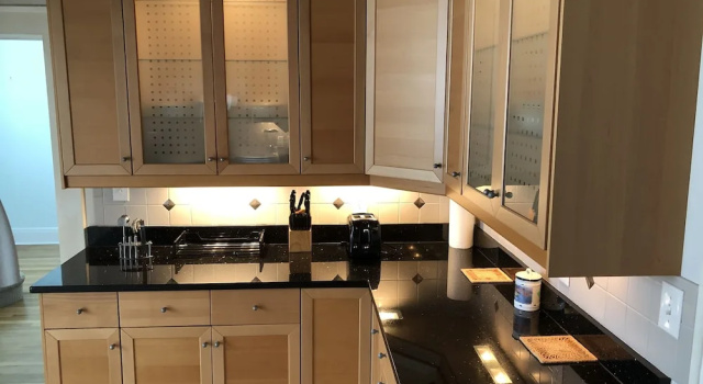 Коттедж с 4 комнатами Bay View Bungalow by the Pier home