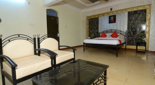 OYO 17368 Ranibagh Palace, Prenota Hotel Jhālāmand 