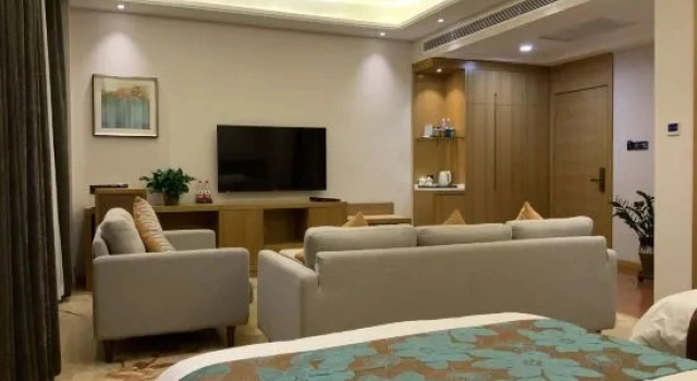 Четырёхместный люкс Deluxe Jinjiaxiang Hotel