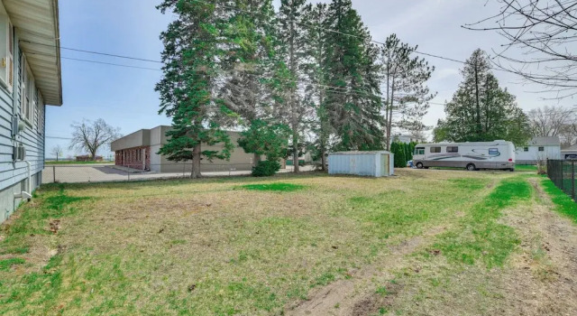 Коттедж с 2 комнатами 1 MI to Marina: Alpena Lake View Home!
