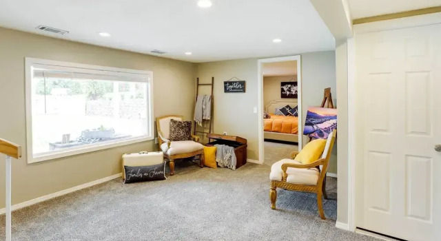Epic Family Getaway w/ Pool, Game Room & Fire Pit!, Buchen Sie Hotel East Wenatchee White Pass Ski Area