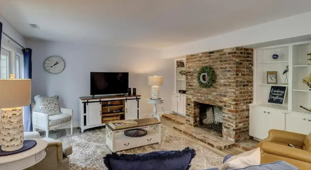 1504 Shipmaster 2 BR Condo Shipyard