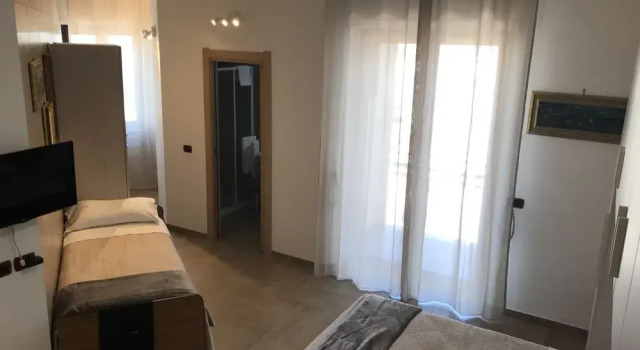 B&B Central Rooms 137, Забронировать Отель «постель и завтрак» Отели Неаполя с завтраком, рядом с Неапольский суд, Завтраки