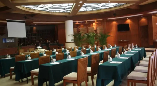 BaoTin Qi Xian Yao Chi Hot Spring Resort, Buchen Sie Resort Baoting 