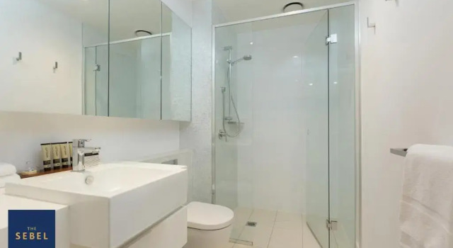 Двухместный люкс с 2 комнатами The Sebel Melbourne Docklands Hotel