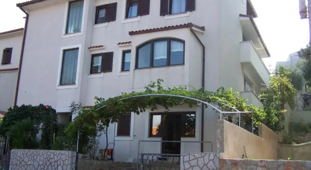 Apartments Sunčica, Varaa Huoneisto Hotellit Kvarner Islands uima-altaalla, Uima-allas