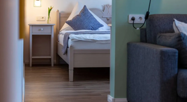 Landhotel Gutshof - ländlich genießen - geschäftlich gut ankommen, Book Hotel Hartenstein Saxony