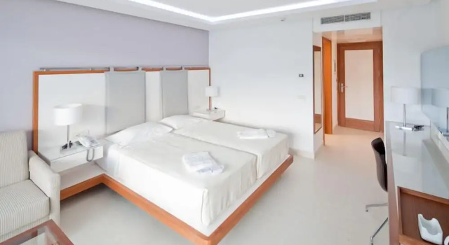 Номер Standard с балконом и с видом на море Alimounda Mare Hotel