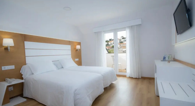 Двухместный номер Standard с балконом Hotel Spa Nanin Playa