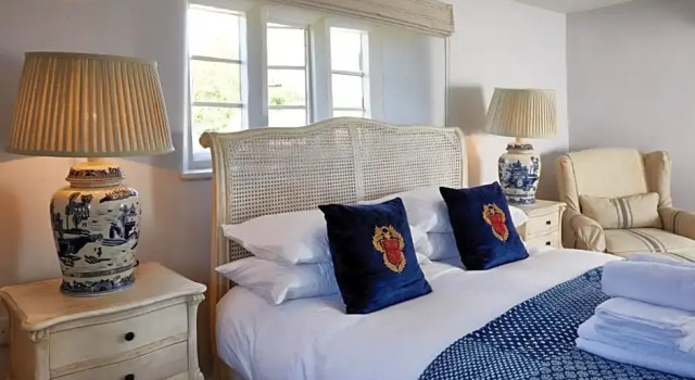 The George Inn, Book Hotel Barford Saint John Oxfordshire