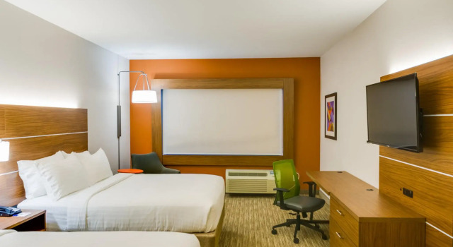Четырёхместный номер Standard Holiday Inn Express & Suites Russellville by IHG