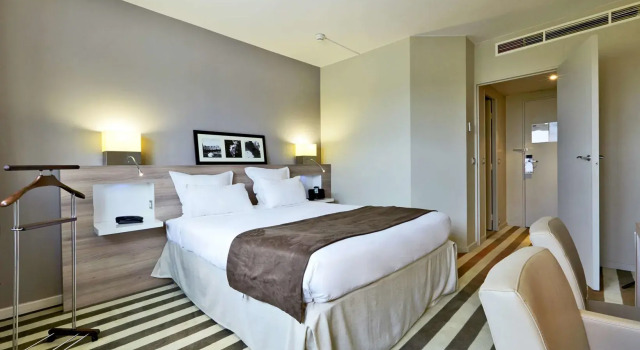 Radisson Hotel Paris Le Bourget, Book Hotel Le Bourget Seine-Saint-Denis