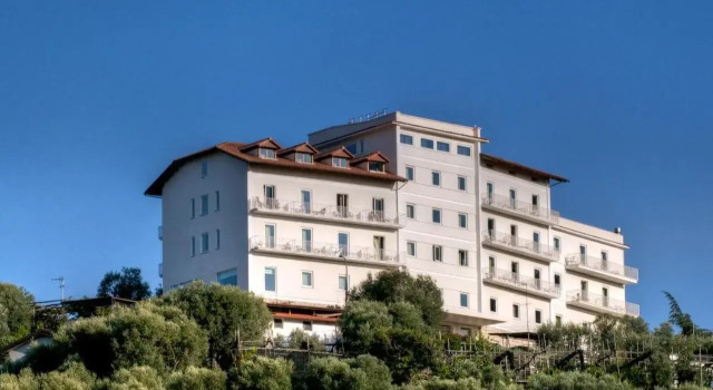 Grand Hotel Aminta, Забронировать Отель Отели Сорренто по системе «всё включено», рядом с Cattedrale SS. Filippo e Giacomo, Всё включено