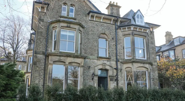 Chatsworth Suite, Забронировать Дом для отпуска Виллы Бакстон, рядом с Оперный театр Бакстона, Вилла