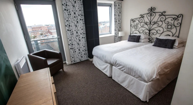 Апартаменты с 2 комнатами с балконом Cranbrook House Serviced Apartments