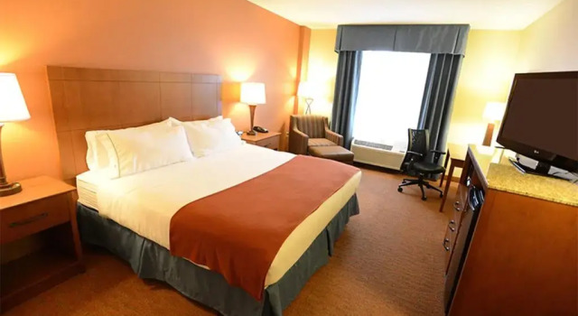 Run of House Holiday Inn Express Hotel & Suites Coralville by IHG