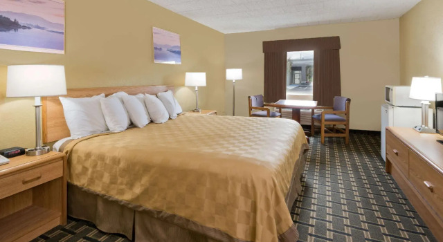 Двухместный номер Standard Days Inn Batavia