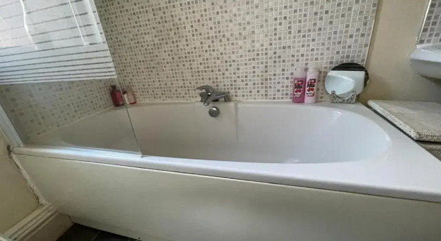 Номер Standard Room in family home near Penny Lane Liverpool