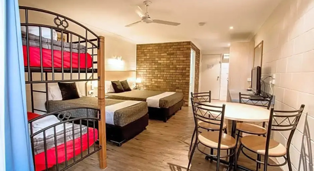 Семейный люкс Pialba Motor Inn