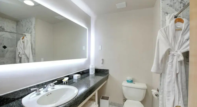 Номер Deluxe с балконом и с видом на город SeaVenture Beach Hotel