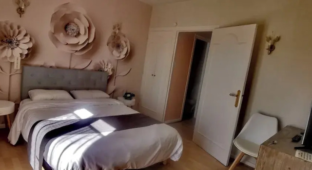 Трёхместный номер Standard с балконом Hotel du Commerce Chez Stéphane