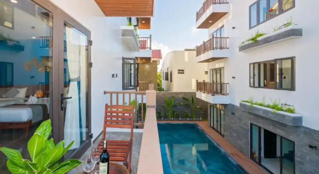 Полулюкс с балконом December Hoi An Villa